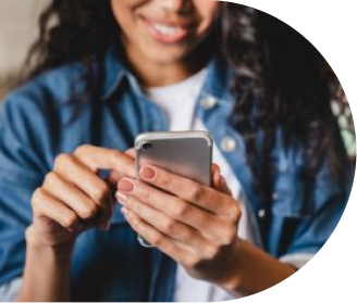 Já sabemos que ficar muito tempo no celular pode dar dor de cabeça. Então, para evitar o problema, faça pausas e tente diminuir o tempo total de tela em seu dia.